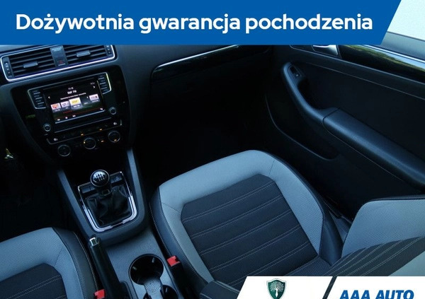 Volkswagen Jetta cena 43000 przebieg: 178493, rok produkcji 2015 z Brzeg małe 254